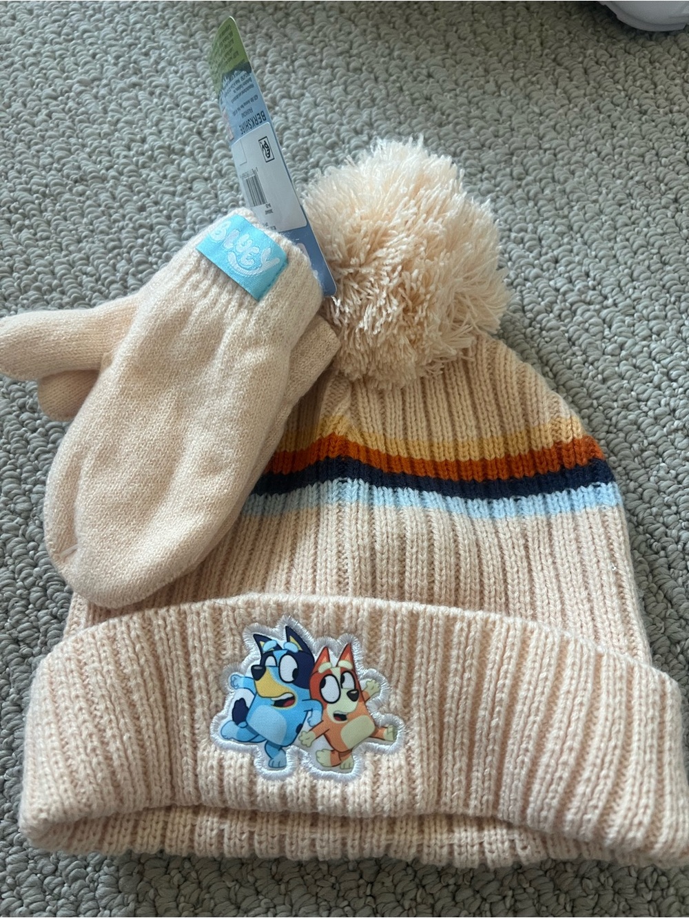Character Toddler Bluey Beanie and Mittens 2-Piece Set, NWT $12